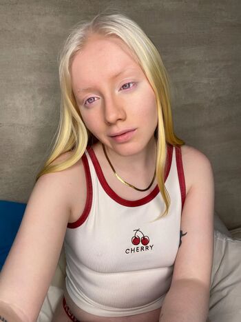 Full leaked Velvetvalen private onlyfans photo