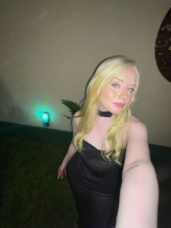 Full leaked Velvetvalen private onlyfans photo