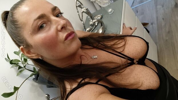 Full leaked Velvetvixenm private onlyfans photo