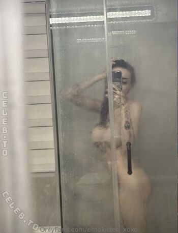 Full leaked Vemokitten xoxo private onlyfans photo