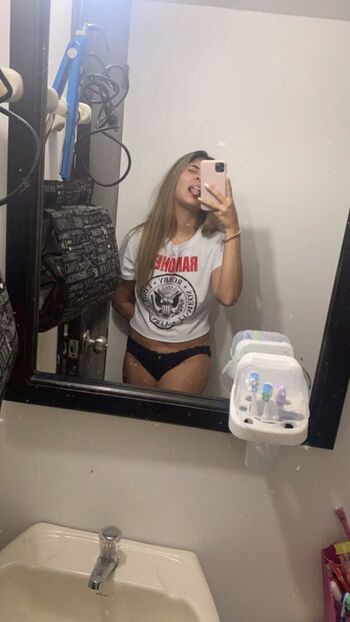 Full leaked Venus angel private onlyfans photo