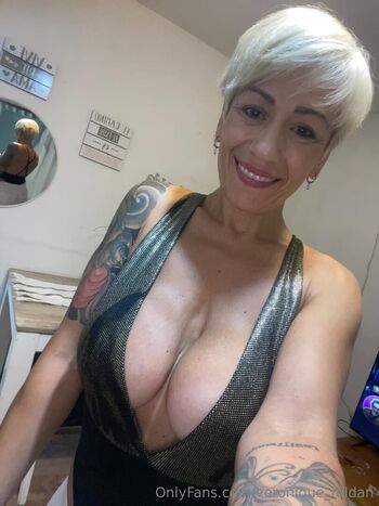Full leaked Veronique page private onlyfans photo