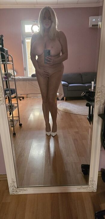 Full leaked Vesna pocuca sana page private onlyfans photo