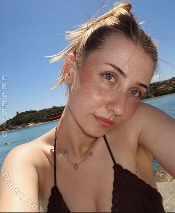Full leaked Veylarenee private onlyfans photo