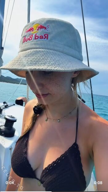 Full leaked Veylarenee private onlyfans photo