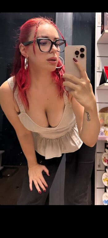 Full leaked Vibezgizem private onlyfans photo