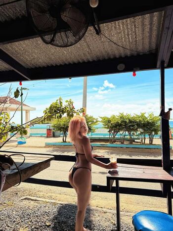 Full leaked Vickie pong private onlyfans photo