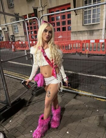 Full leaked Vickiejokr private onlyfans photo