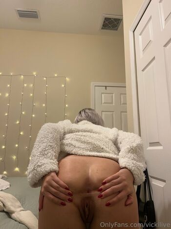 Full leaked Vickilive private onlyfans photo
