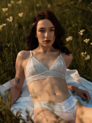 Full leaked Vickyhlbv private onlyfans photo