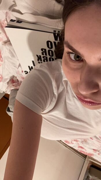 Full leaked Vickymuse private onlyfans photo