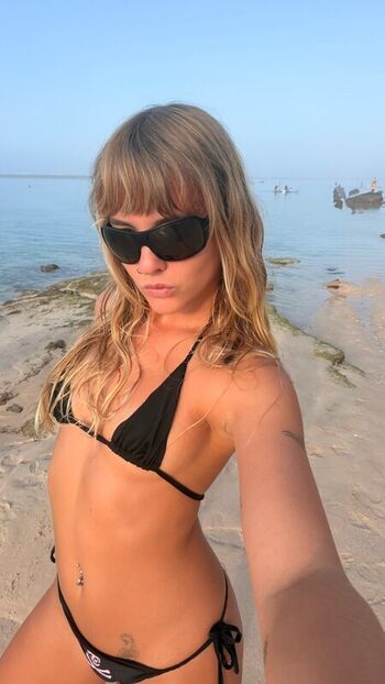 Victoria De Angelis
