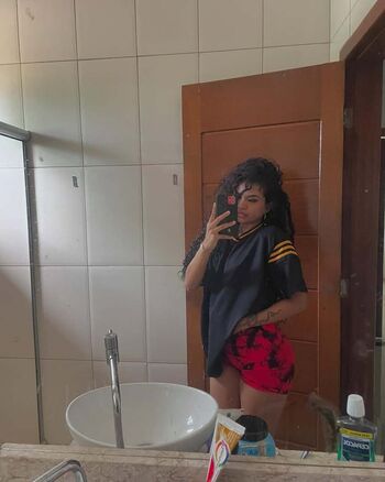 Full leaked Vieaiyro private onlyfans photo