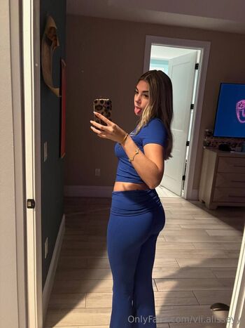 Full leaked Vii alisseyy private onlyfans photo