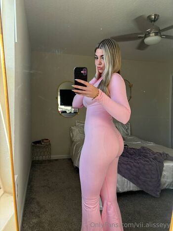 Full leaked Vii alisseyy private onlyfans photo