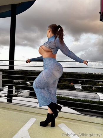 Full leaked Vikingastryr private onlyfans photo