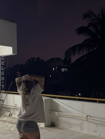 Full leaked Viky kid private onlyfans photo