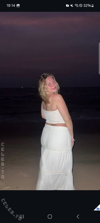 Full leaked Viky kid private onlyfans photo