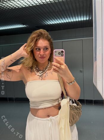 Full leaked Viky kid private onlyfans photo