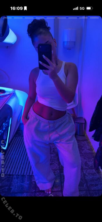 Full leaked Vinoschh private onlyfans photo