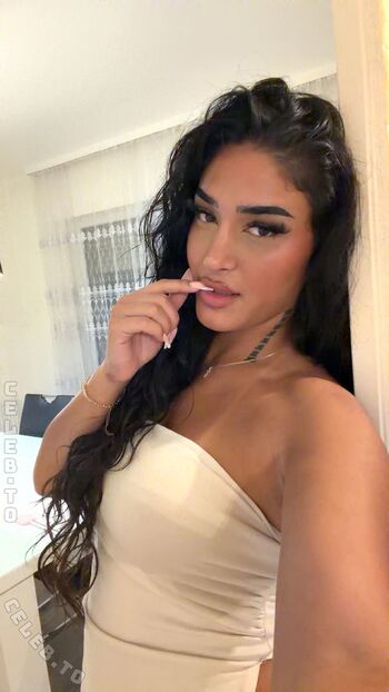 Full leaked Vinoschh private onlyfans photo