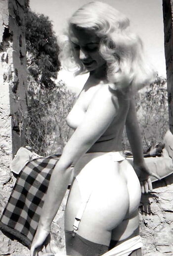 Full leaked Vintage starlets page private onlyfans photo