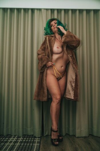 Full leaked Vintage page private onlyfans photo