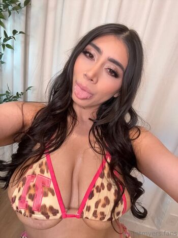 Full leaked Violet myers  page private onlyfans photo