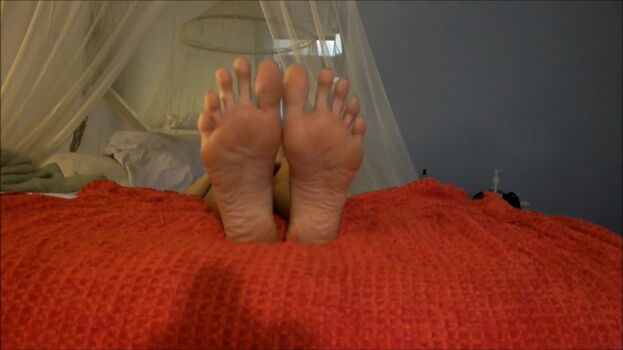 Violet's Toes (Violet's Perfect Feet