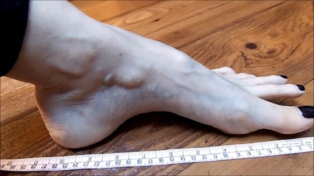 Full leaked Violet s toes violet s perfect feet page private onlyfans photo