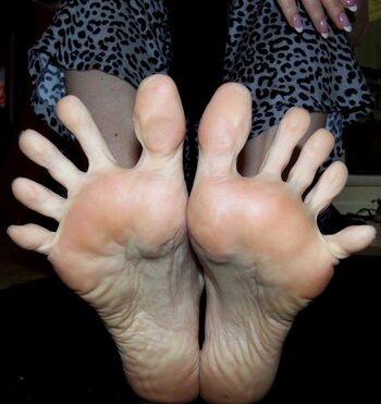 Full leaked Violet s toes violet s perfect feet private onlyfans photo