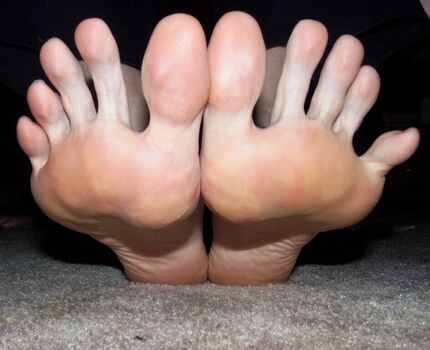 Full leaked Violet s toes violet s perfect feet private onlyfans photo