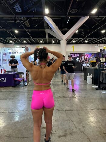 Violeta Dee