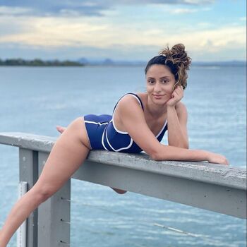 Violeta Dee