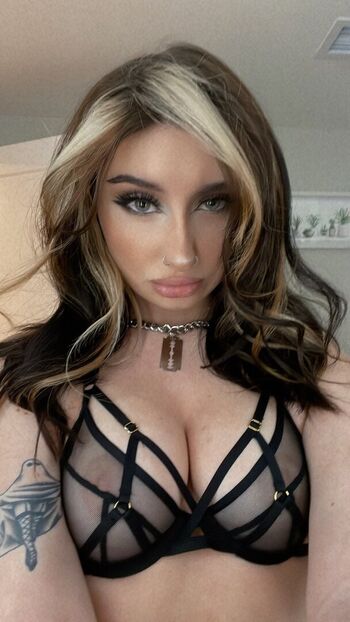 Full leaked Viragoth private onlyfans photo