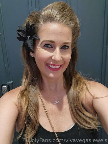Full leaked Vivavegasjewels private onlyfans photo