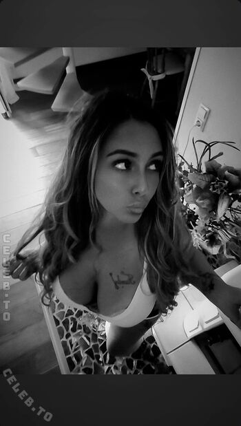 Full leaked Vivien private onlyfans photo