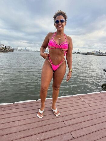 Full leaked Vovo pzu private onlyfans photo