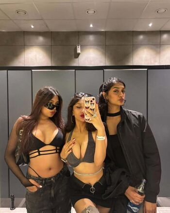 Full leaked Vrinda mandal page private onlyfans photo