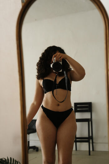 Full leaked Bubbell/ private onlyfans photo