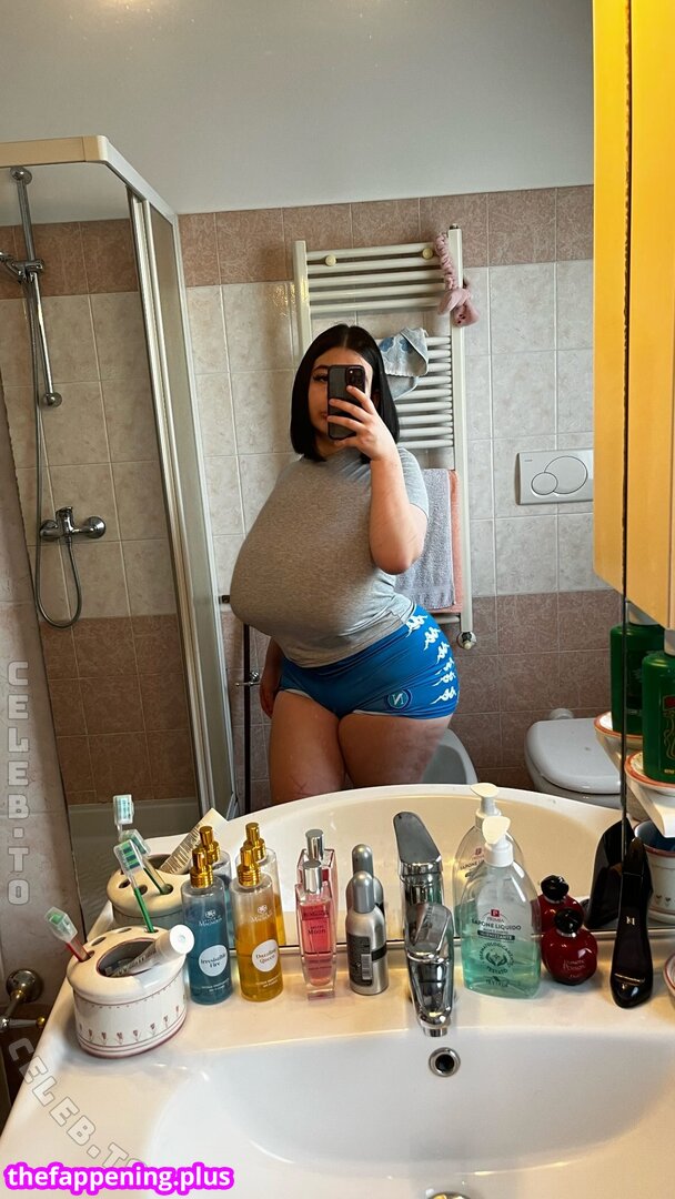 Mxmmytina / VVALENTINABONETALLI Fotografie OnlyFans Dezbrăcată #89