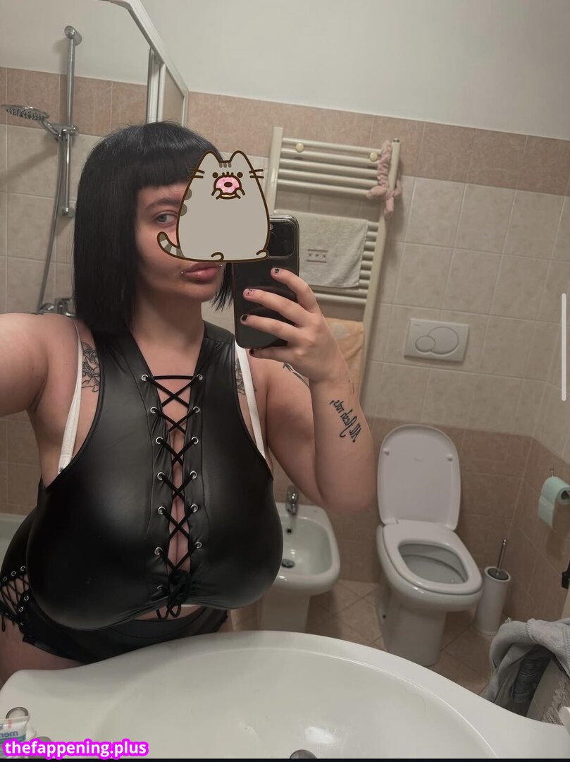 Mxmmytina / VVALENTINABONETALLI Fotografie OnlyFans Dezbrăcată #132