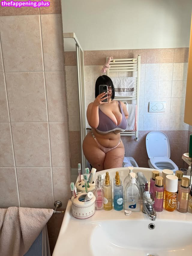 Mxmmytina / Vvalentinabonetalli Nacktes OnlyFans Foto #175