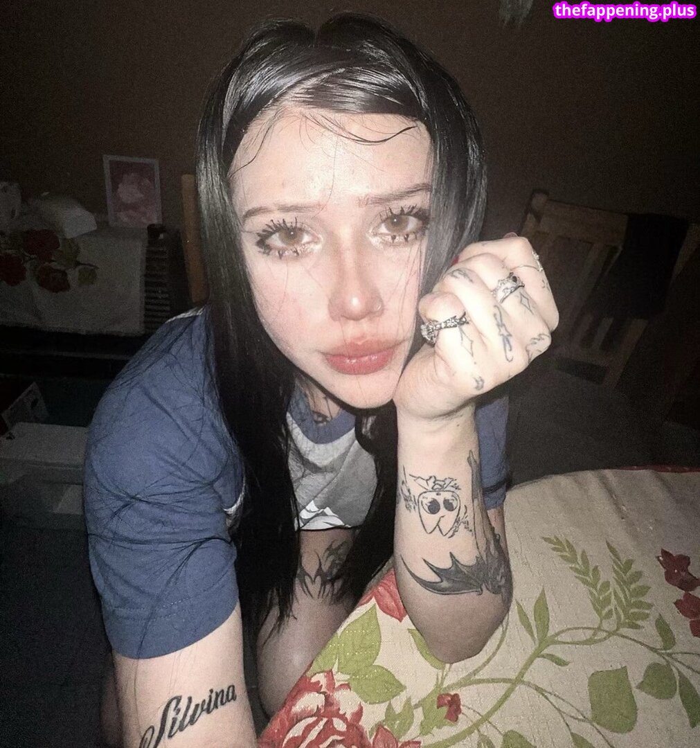 Vverence / away / https: / verennce Fotografie OnlyFans Dezbrăcată #7