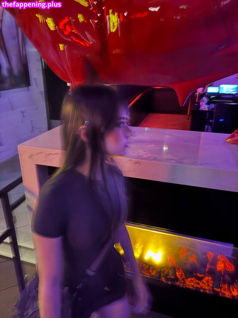 Vvriska / r9kscroller / vericha91 / wasianvriska 裸照OnlyFans照片 #8