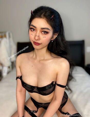 Full leaked Vyxia vyxphan private onlyfans photo