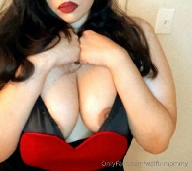 Full leaked Waifu mommy page private onlyfans photo