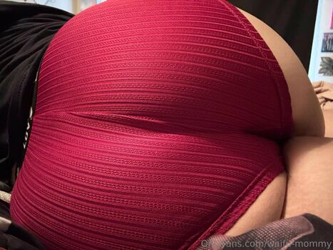 Full leaked Waifu mommy page private onlyfans photo