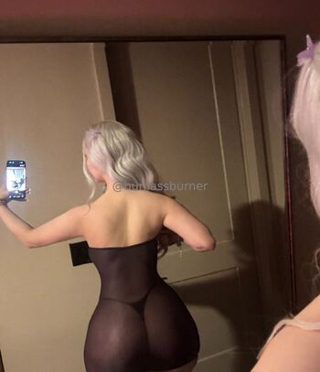 Full leaked Waifuafterhours yurrrilol private onlyfans photo