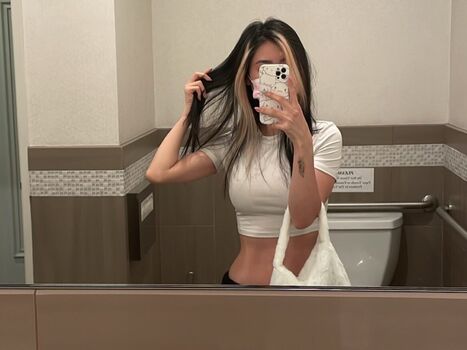 Full leaked Waifuo private onlyfans photo